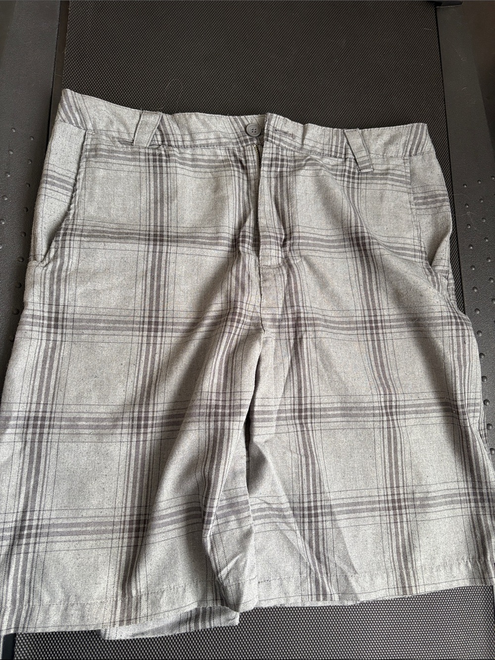 Quiksilver Men's Gray Plaid Flat-Front Shorts